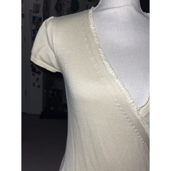 Women’s Cream Old Navy Brand Perfect Fit Sweater NWT 🤎 - Picture 3 of 17